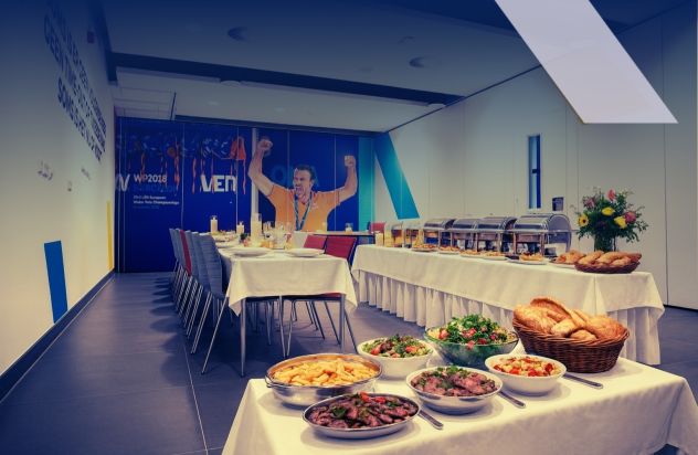 Diner tijdens de Waterpolo Cup Rotterdam 2