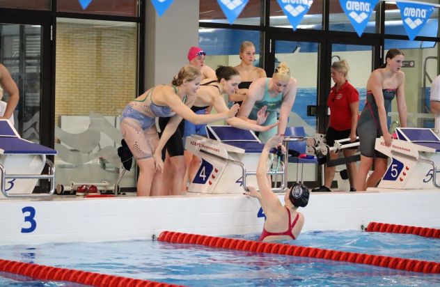 KNZB Eredivisie 25 26 HVN Estafette X3