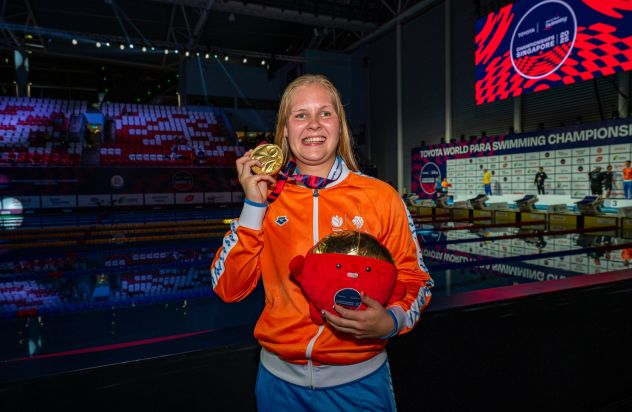 Liesette Bruinsma met een gouden medaille