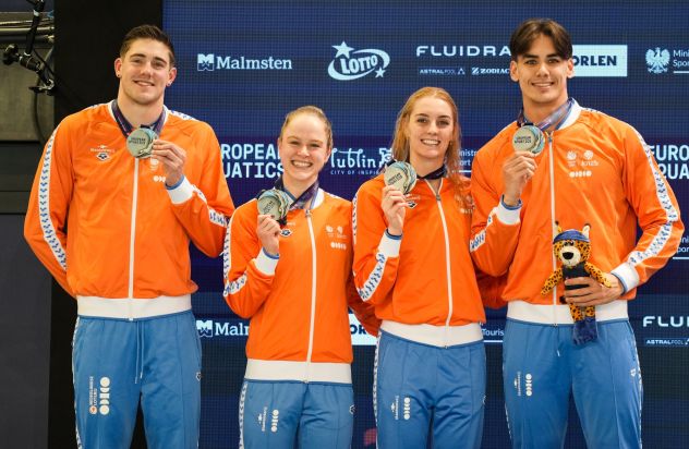 Mixed estafette team